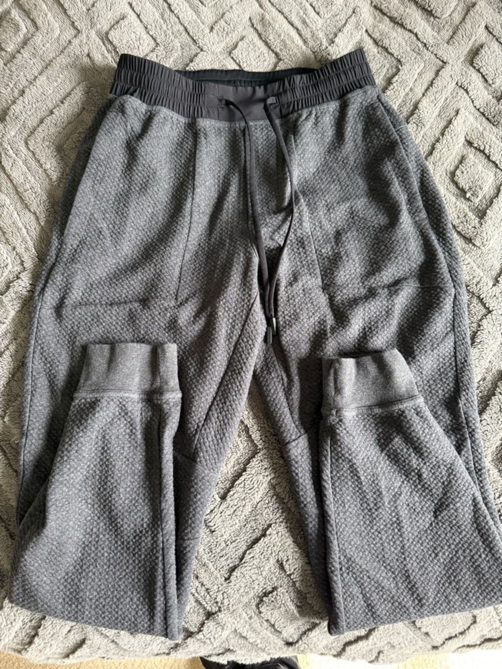lululemon athletica Men's Dark Gray Quilted Knit Joggers